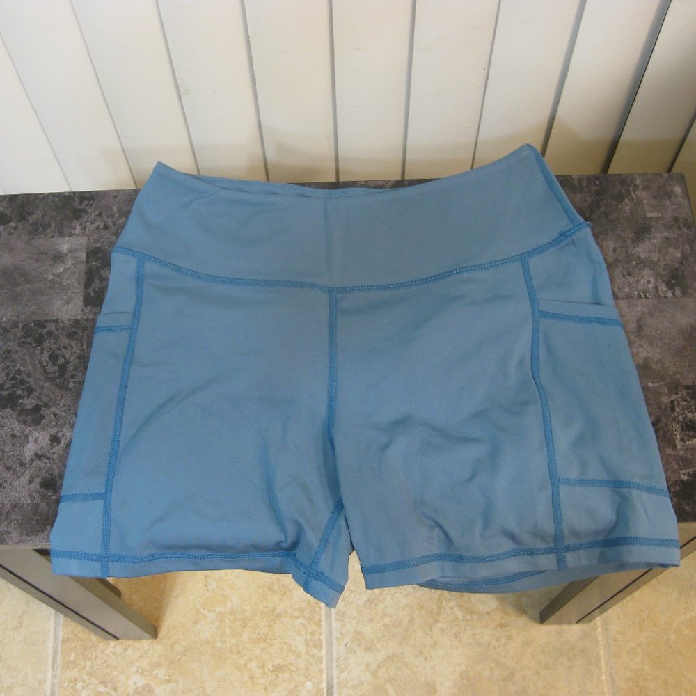 NWOT OQQ teal blue scrunch butt workout shorts M